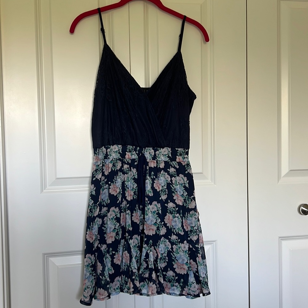 Trixxi flower print dress size small